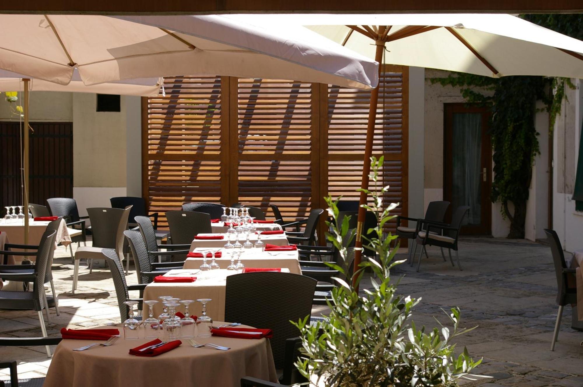 Logis Hotel Le Cheval Noir Argenton Sur Creuse Luaran gambar