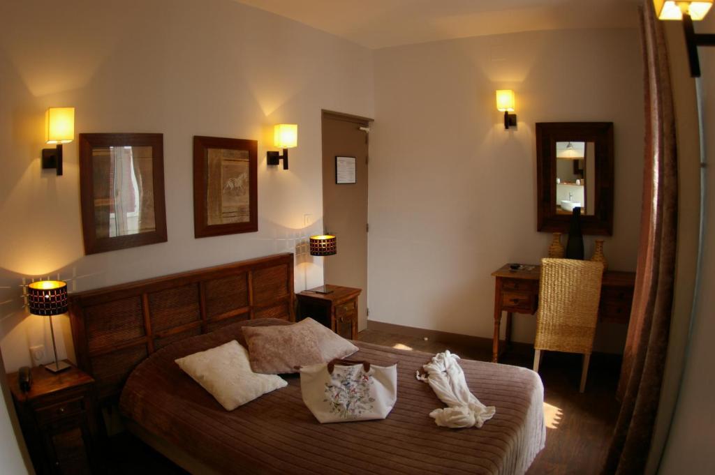 Logis Hotel Le Cheval Noir Argenton Sur Creuse Bilik gambar